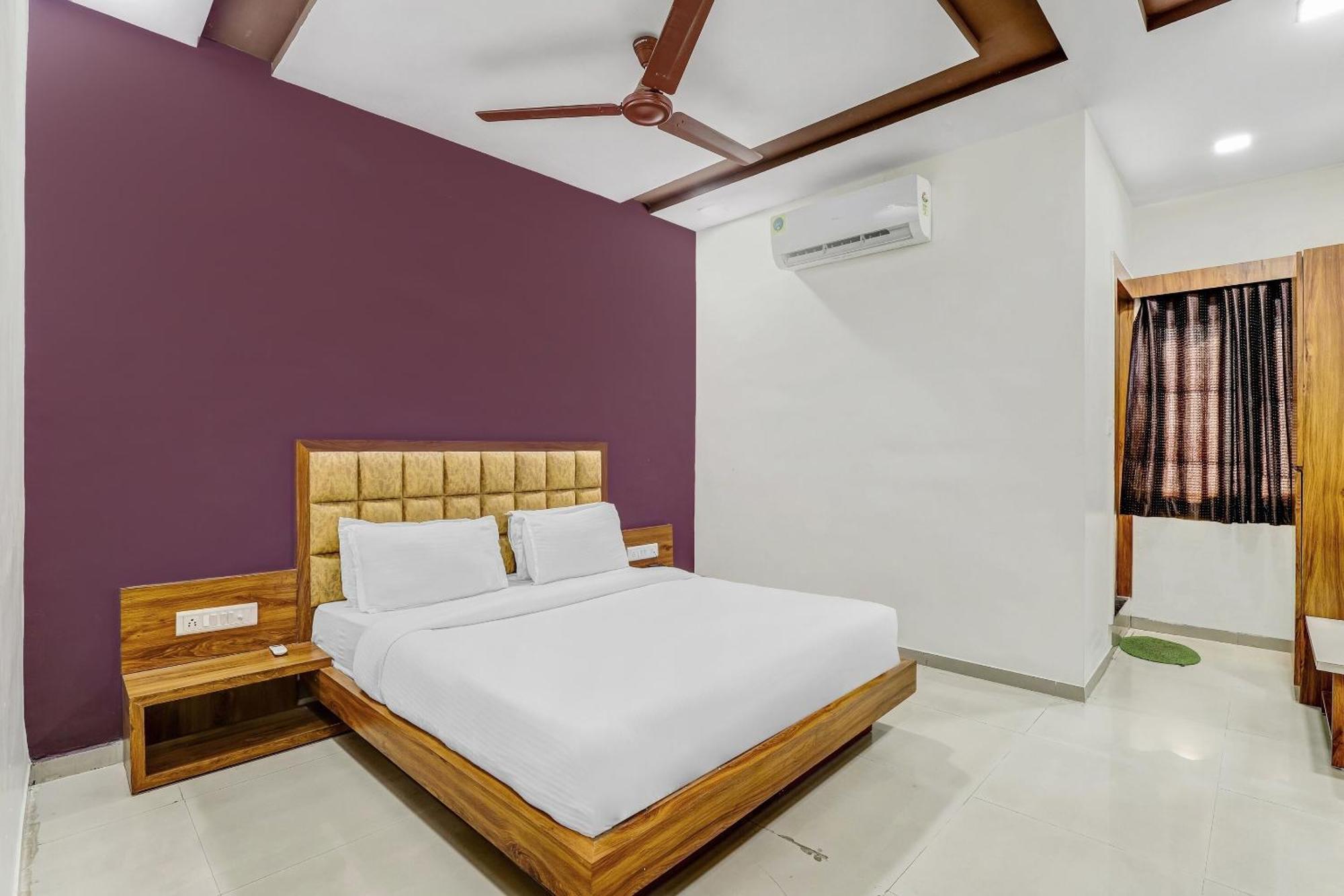 Hotel Capital O Maple View Naroda Exterior foto