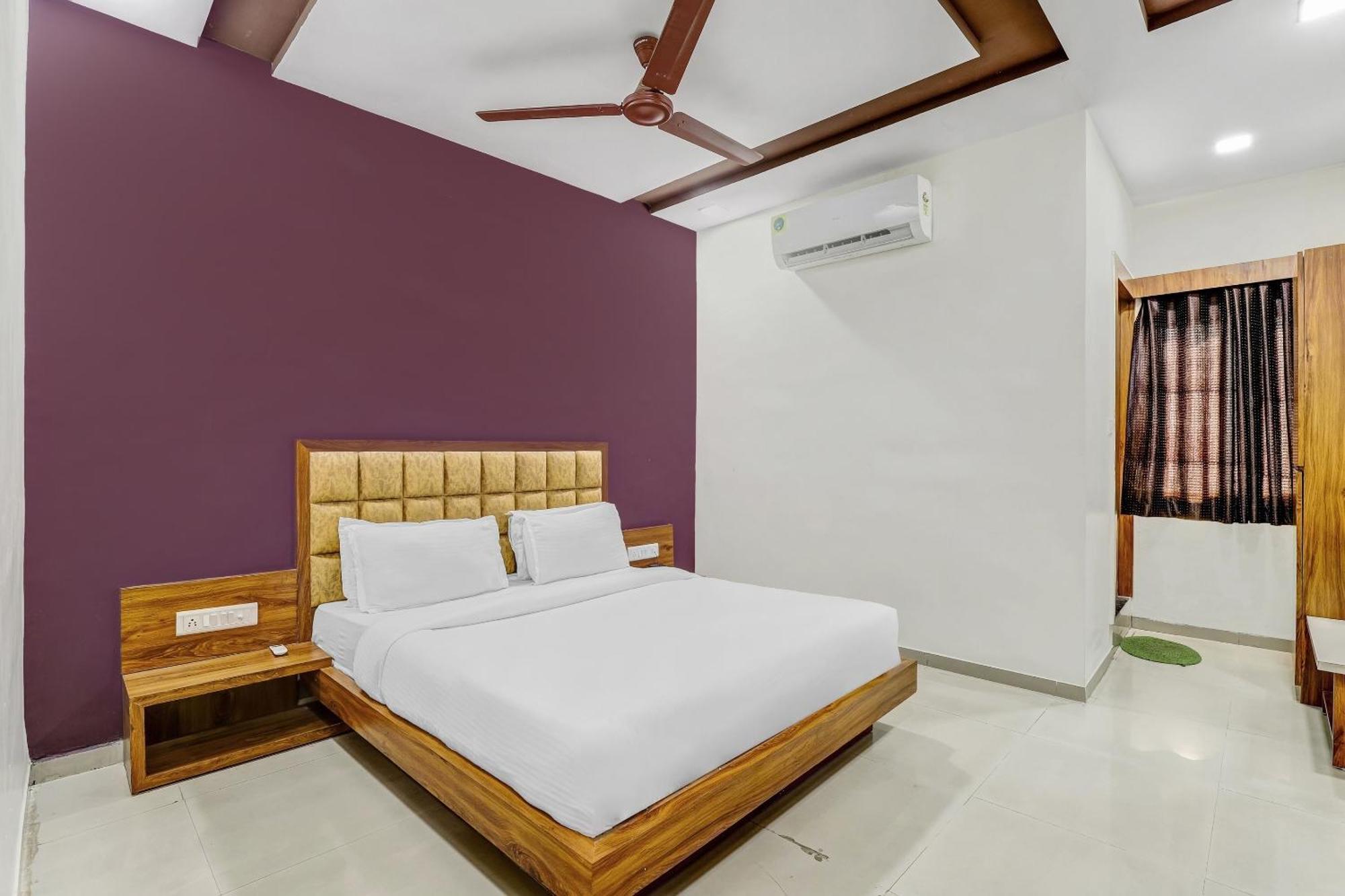 Hotel Capital O Maple View Naroda Exterior foto
